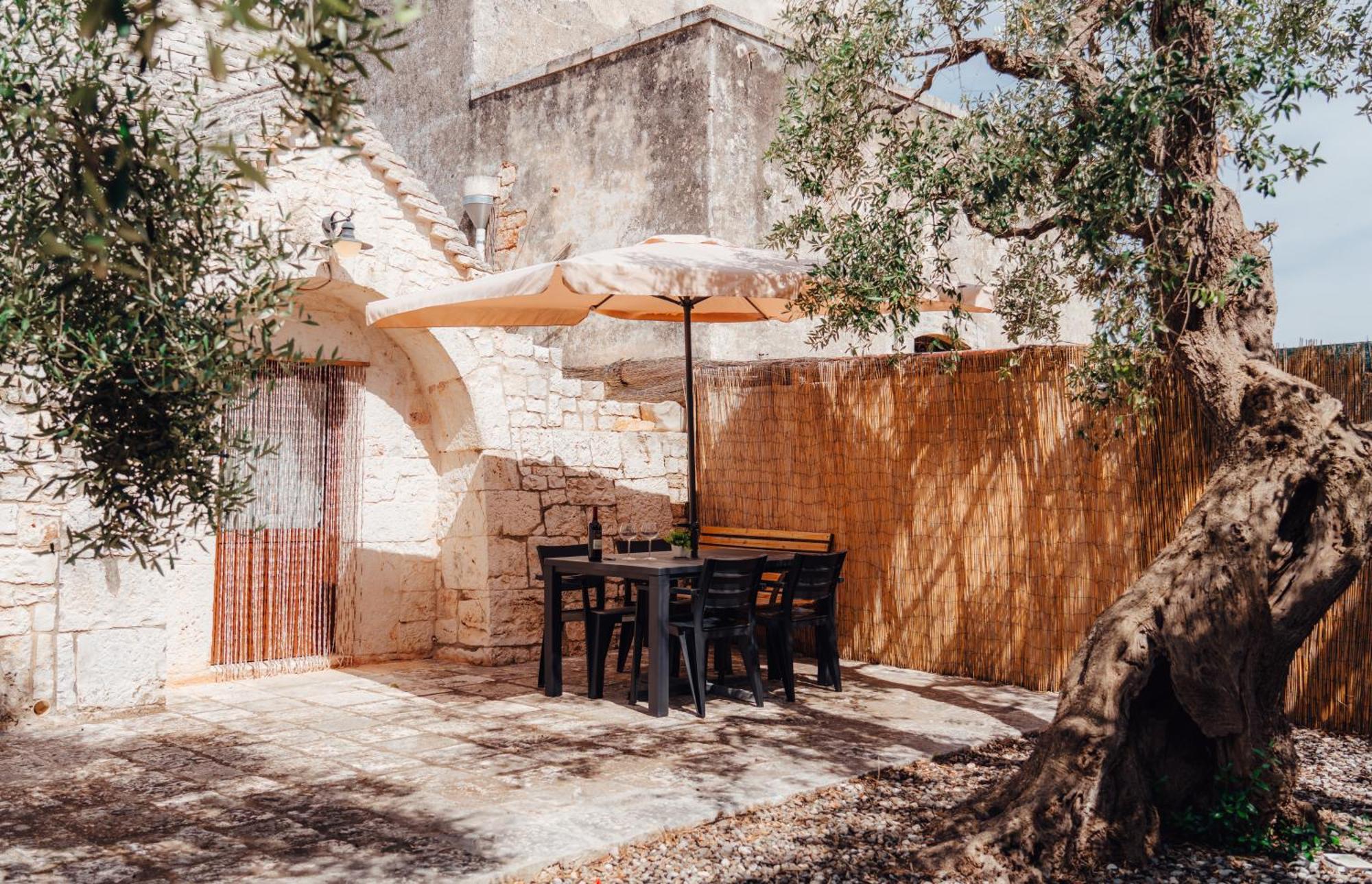 Loli Trulli Superior Villa - Free Parking Castellana Grotte Bagian luar foto