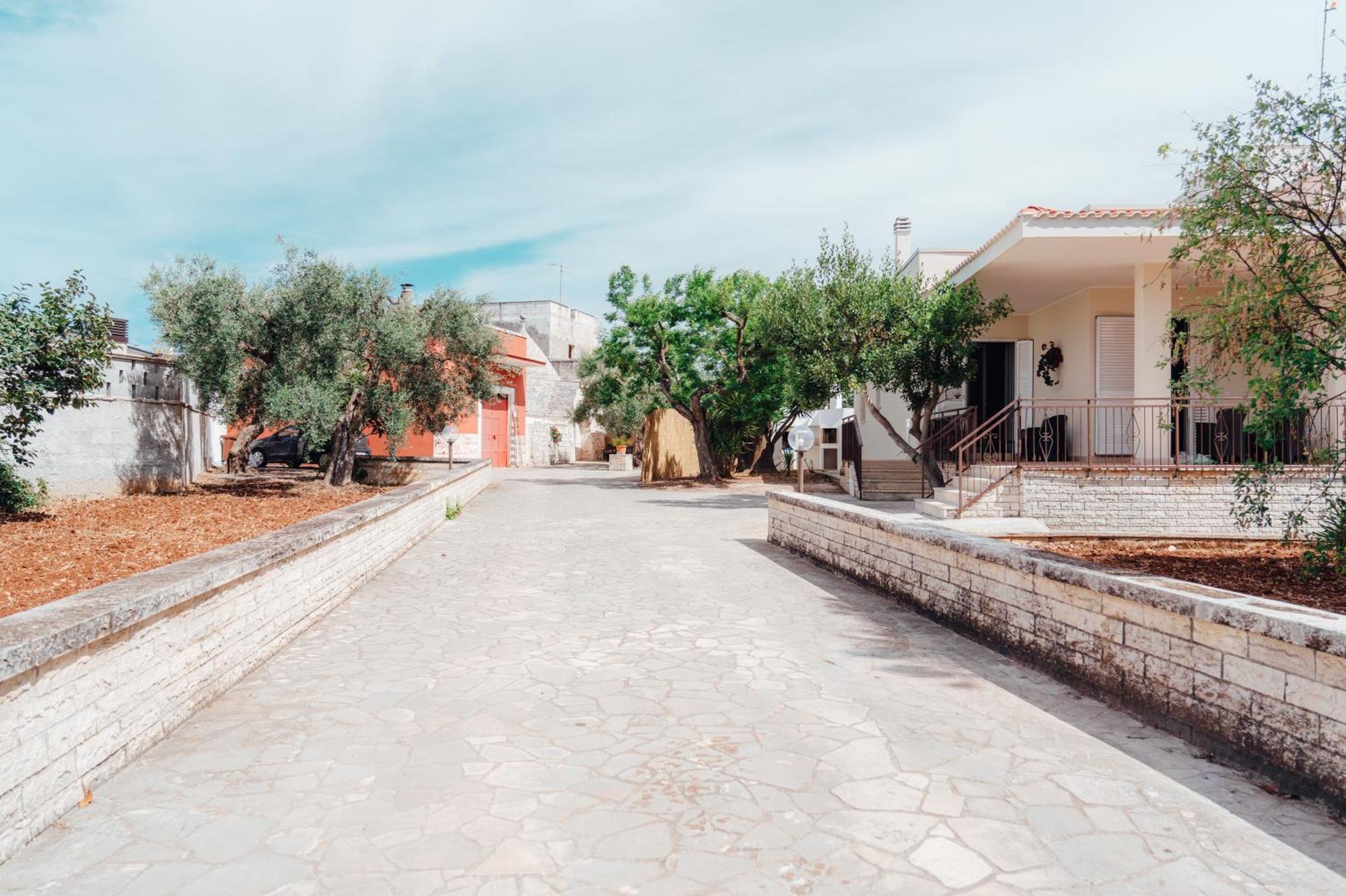 Loli Trulli Superior Villa - Free Parking Castellana Grotte Bagian luar foto